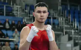 Ерасыл Жакпеков потерпел поражение от Джамбулата Бижамова на чемпионате мира по боксу 2025 года, вызвав бурю эмоций в социальных сетях.