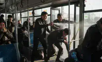 Астана: 18-летний местный житель арестован за распыление газового баллончика в автобусе, вызвавшего панику среди пассажиров