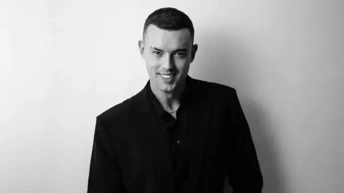 Учитель с татуировками: как Игорь Гноевой разрывает стереотипы и зажигает TikTok, превращая уроки в яркие шоу {city2}