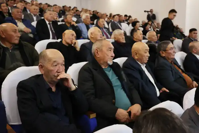 Встреча Ербола Карашукеева с жителями района Т. Рыскулова: новые перспективы для социально-экономического развития {city2}
