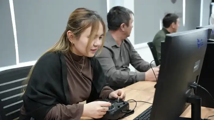 В Жетісу прошли первые региональные соревнования по дрон-рейсингу и авиамоделированию {city2}