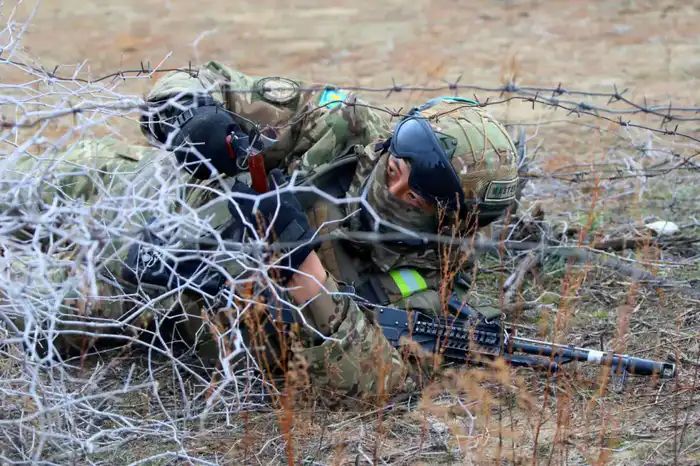 Увеличение боевой готовности: тренировки разведчиков ДШВ в условиях, приближенных к боевым {city2}