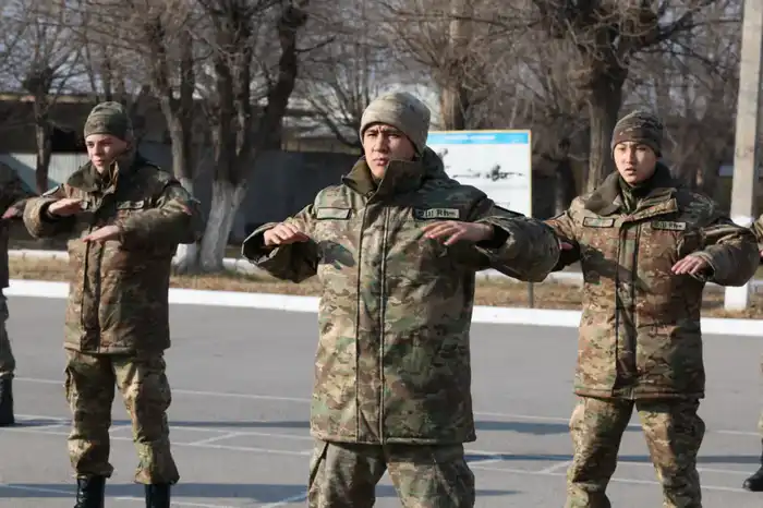 Преодоление трудностей: как служба в армии помогла молодому музыканту достичь мечты о военном оркестре {city2}