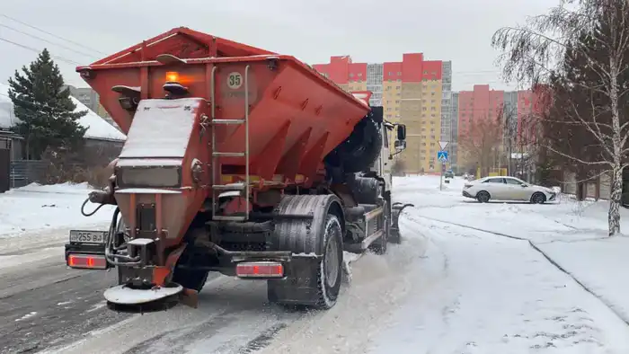 Снегопад в Астане: коммунальные службы на страже {city2}