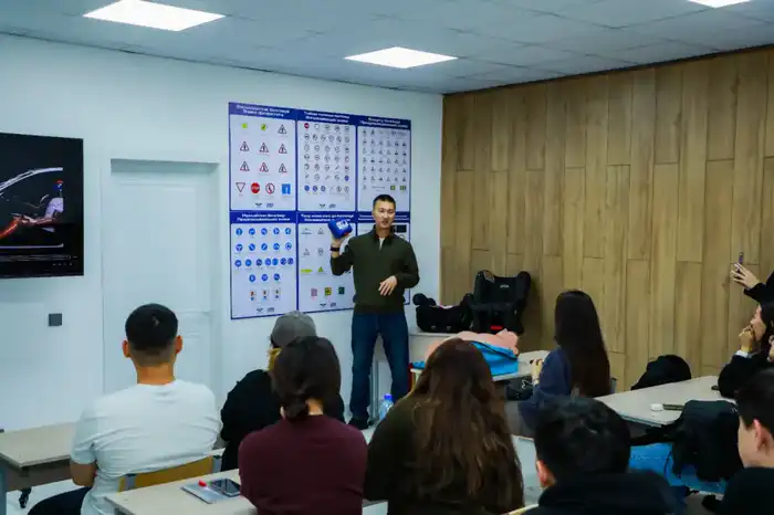 В Астане прошла информационная встреча по вопросам детской дорожной безопасности для будущих водителей {city2}