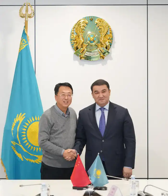 В ТУРКЕСТАНЕ ОБСУДИЛИ ПРОЕКТ СТРОИТЕЛЬСТВА АКВАПАРКА МЕЖДУНАРОДНОГО УРОВНЯ (4)