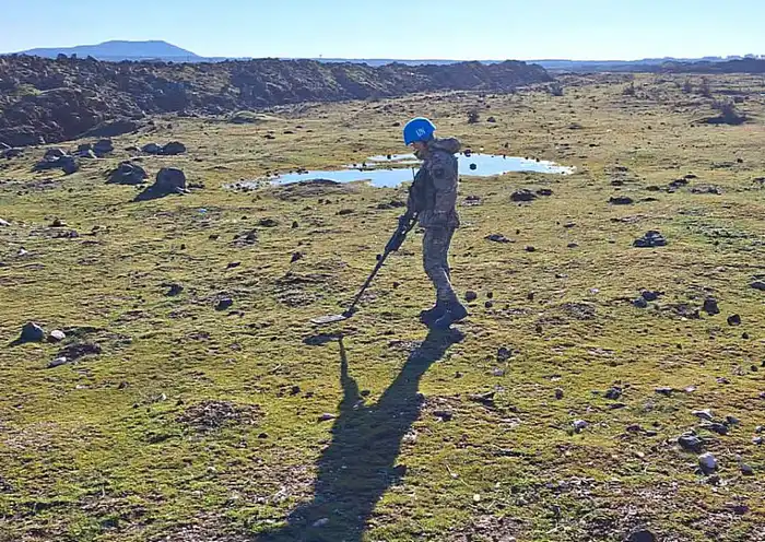 Саперы Казахстана очищают Голанские высоты от угроз {city2}