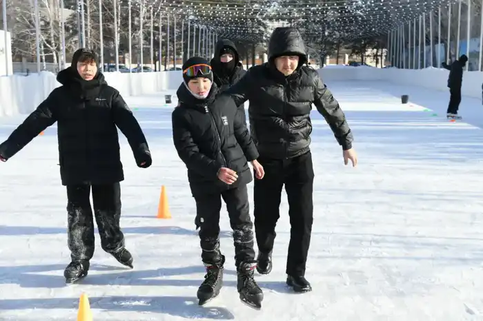 «Закон и порядок»: веселые старты для школьников провели в столичном парке (4)