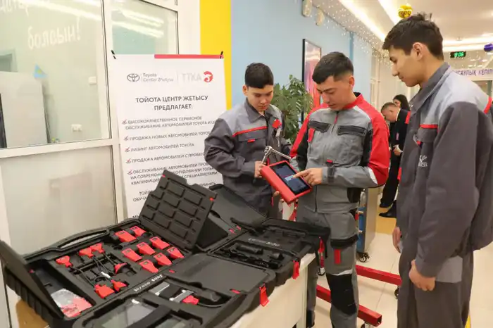 В Алматы подвели итоги Года рабочих профессий (2)