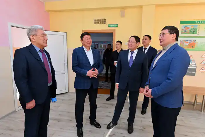 Аким области посетил Глуховскую среднюю школу в Бескарагае (7)