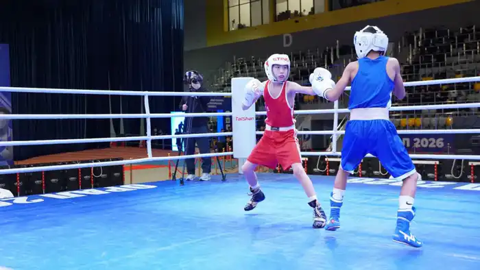 В Уральске началась битва за боксерские титулы среди юных чемпионов {city2}