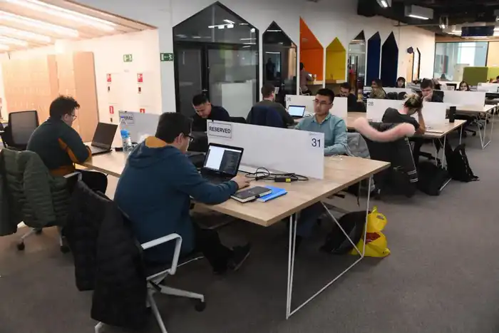 В Алматы обсудили развитие цифровых решений и ИИ в городском управлении (5)