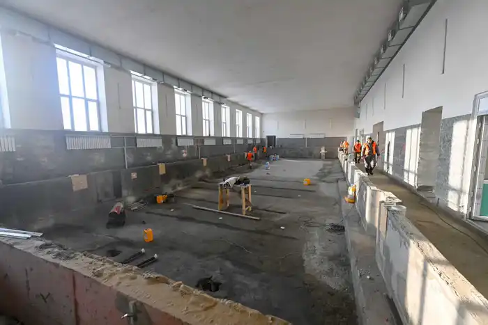 Аким области посетил спортивные объекты в селе Бескарагай (8)