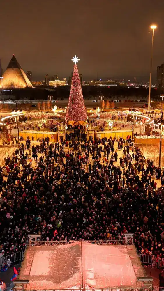 В столице в новогоднюю ночь проходят праздничные концерты (8)
