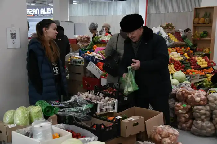 Сельскохозяйственная ярмарка в Астане: фермеры предлагают свежие продукты по доступным ценам {city2}