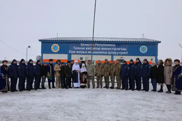 МЧС РК усиливает трассово-медико-спасательную службу новым реанимобилем (4)