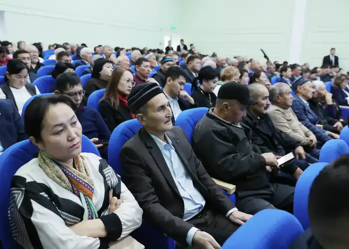 Ербол Карашукеев встретился с жителями Жамбылского района (2)