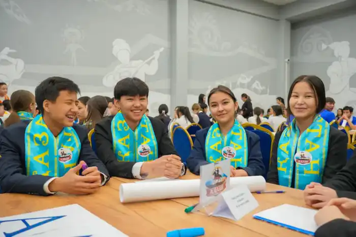 «Закон и порядок»: конкурс по правовой грамотности провели среди столичных школьников (10)