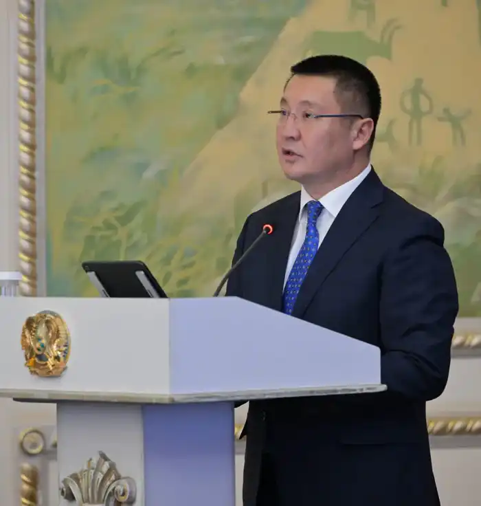 Асаин Байханов отчет перед общественным советом о развитии образования и инвестициях в Павлодарской области {city2}