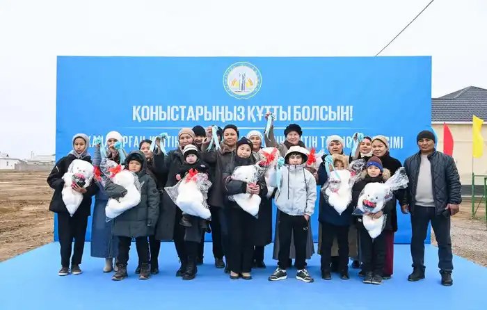 В Жанакоргане 80 семей получили ключи от новых квартир в рамках программы социальной поддержки {city2}