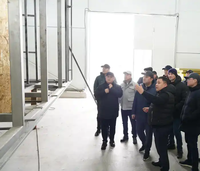 В МАЛОМ ИНДУСТРИАЛЬНОМ ПАРКЕ ТУРКЕСТАНСКОЙ ОБЛАСТИ НАЛАЖЕНО ПРОИЗВОДСТВО КАПСУЛЬНЫХ ДОМОВ И СЭНДВИЧ-ПАНЕЛЕЙ (7)