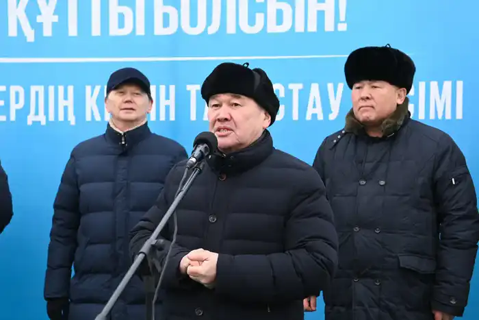 Жителям поселка Шиели вручили ключи от квартир в микрорайоне «Шугыла» (2)