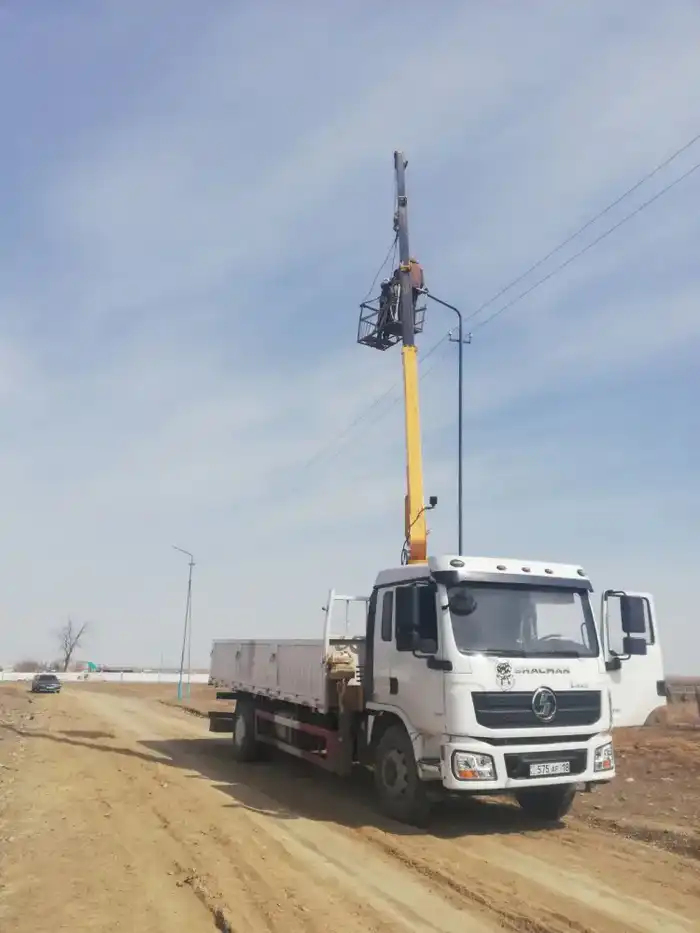 В Аксуатском районе продолжаются работы по уличному освещению {city2}