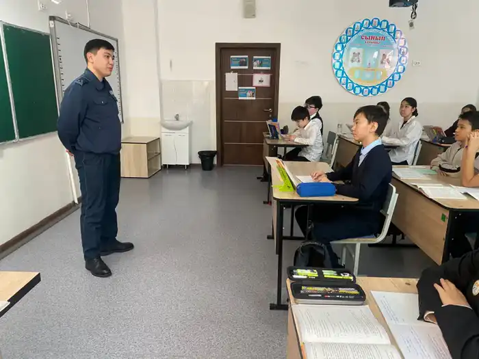 Лекция о правовом воспитании и антикоррупционном мировоззрении для молодежи в школе {city2}