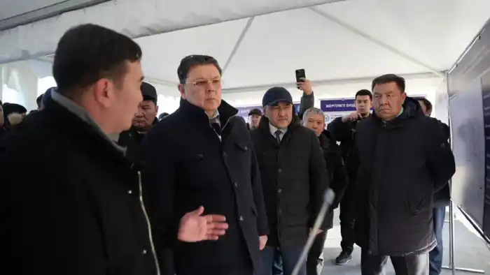 Поддержка сельского предпринимательства и борьба с «черным рынком» воды: визит Каната Бозумбаева в Жетісу {city2}