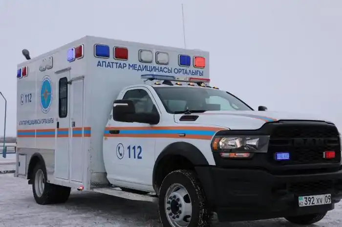 В Шетском районе впервые появился реанимобиль для помощи на трассах (2)