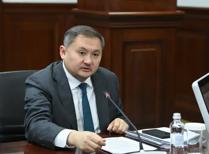 В Кызылординской области прошло совещание по вопросам развития социальной сферы с участием министров и акима региона {city2}