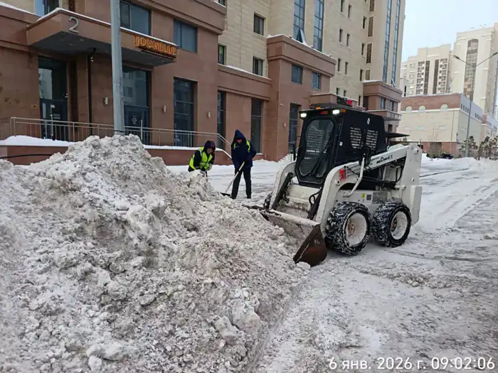 Астана: Зимний марафон по уборке снега с участием 1 828 единиц техники {city2}