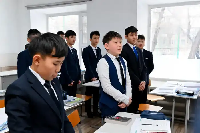 Аким области посетил лицей для одаренных детей в Семее (2)