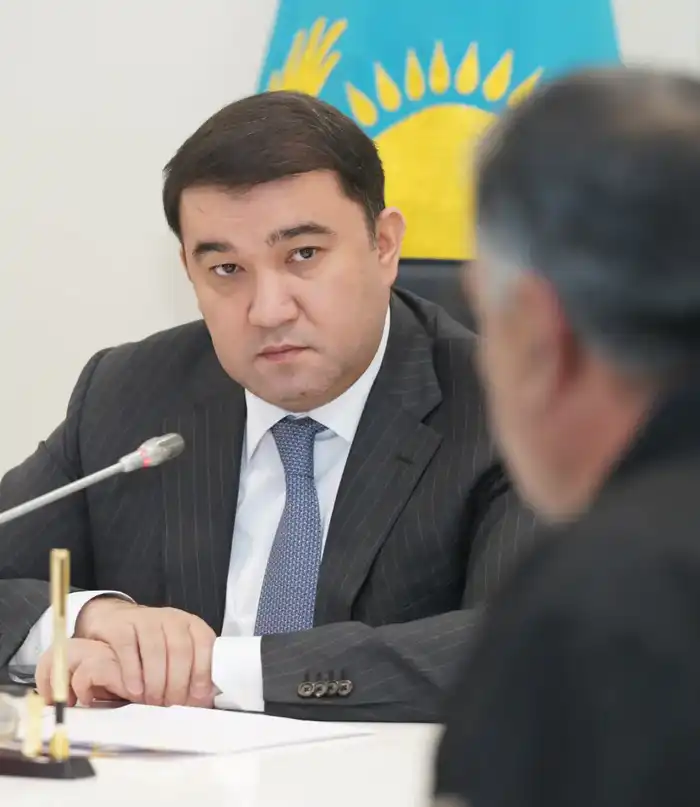 АКИМ ТУРКЕСТАНСКОЙ ОБЛАСТИ ПРОВЕЛ ОЧЕРЕДНОЙ ПРИЕМ ГРАЖДАН, ВЫСЛУШАВ ОБРАЩЕНИЯ И ПРЕДЛОЖЕНИЯ ЖИТЕЛЕЙ (2)