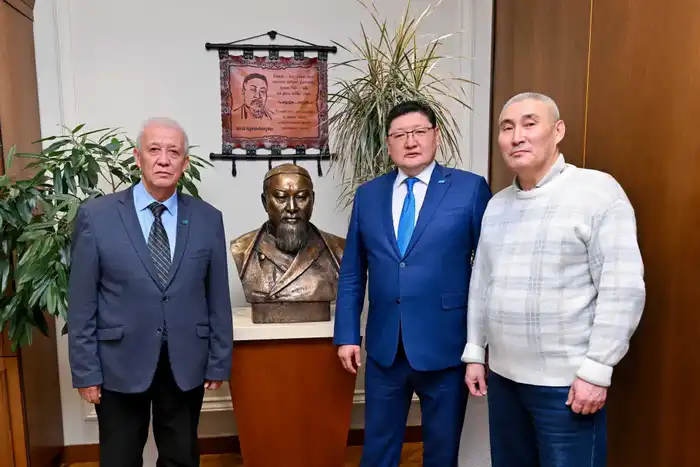 Встреча акима области с учеными: новые шаги к сохранению культурного наследия региона {city2}