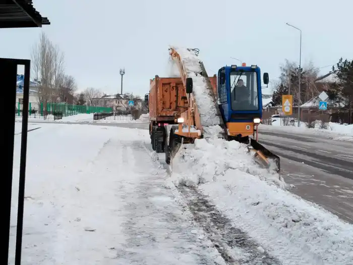 С начала зимнего сезона из Астаны вывезено около 2,8 млн кубометров снега (6)