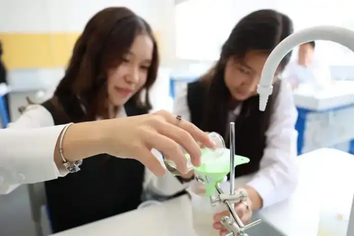 Костанайская область: новые школы и современные технологии в образовании {city2}