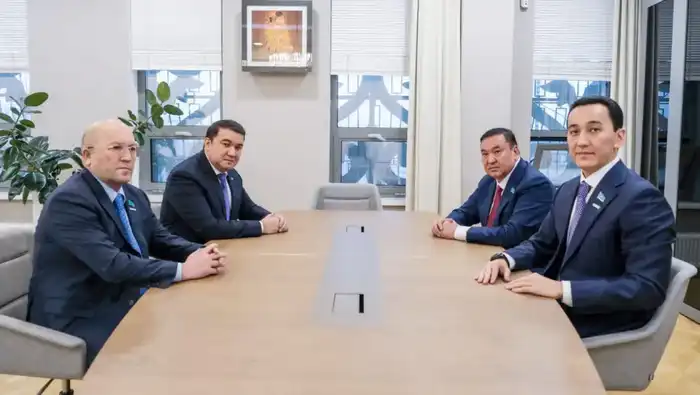 Обсуждение социально-экономического развития региона: встреча Нуралхана Кушерова с депутатами Мажилиса {city2}