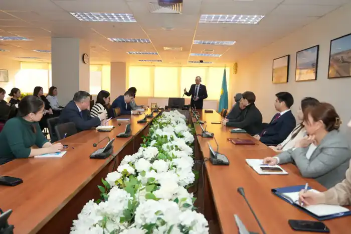 Финансовая грамотность: проведена лекция для сотрудников Министерства (5)