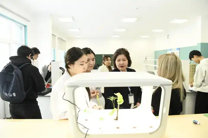 Годовщина открытия школы №33 в Уркере новые образовательные пространства клуб Азамат этнокабинет Мирас робототехника STEM {city2}