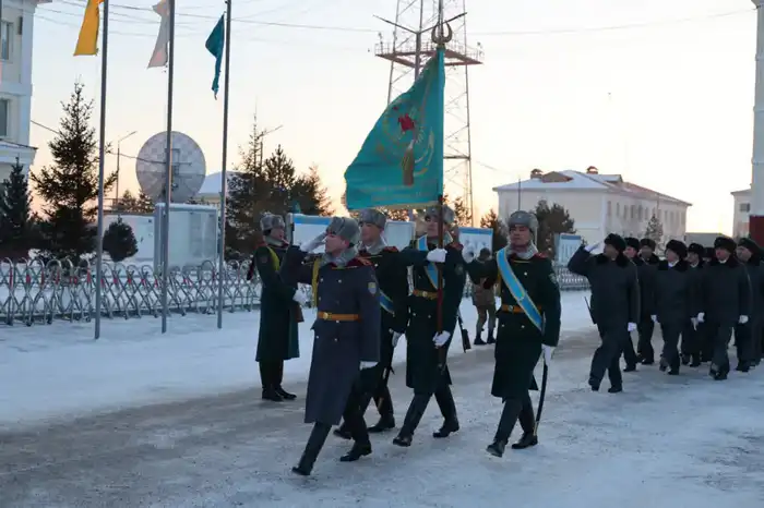 Гвардеец сделал сюрприз своей возлюбленной на церемонии принятия военной присяги (2)