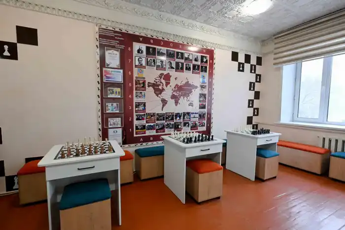 Аким области посетил гимназию №6 в Семее (8)