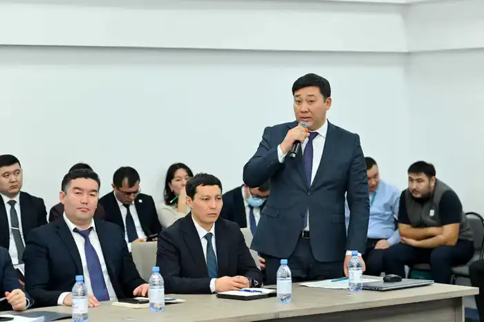 Аким области провел прием граждан по актуальным вопросам (4)