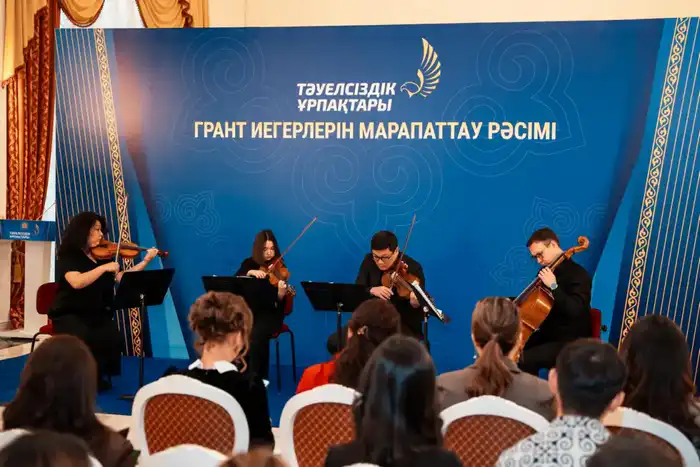 «Тәуелсіздік ұрпақтары»-2025: Аида Балаева наградила победителей (3)