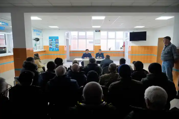 «Закон и порядок»: профилактическую беседу с водителями общественного транспорта провели в Астане (6)