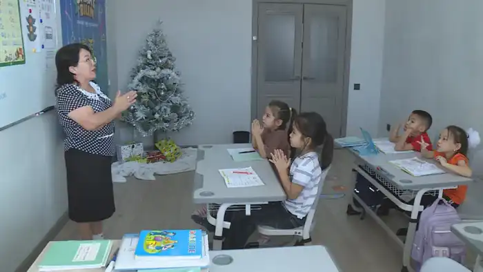 Увеличение трудоустройства пожилых жителей Карагандинской области: положительное влияние госпрограмм на рынок труда {city2}