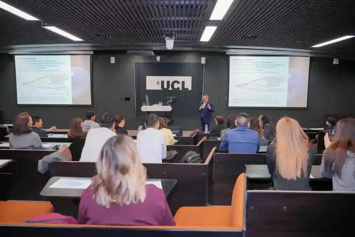 Саясат Нурбек встреча с казахстанскими студентами Великобритания лекция о высшем образовании и науке {city2}