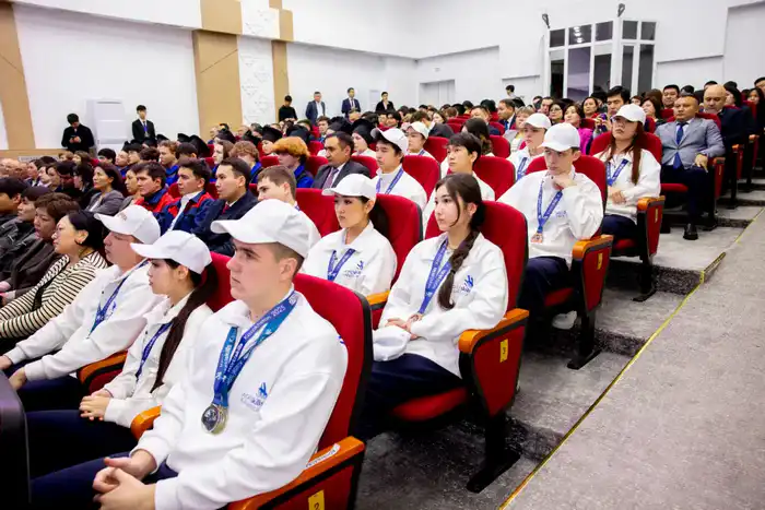 Итоги Года рабочих профессий в Алматинской области 41 колледж 22000 студентов {city2}