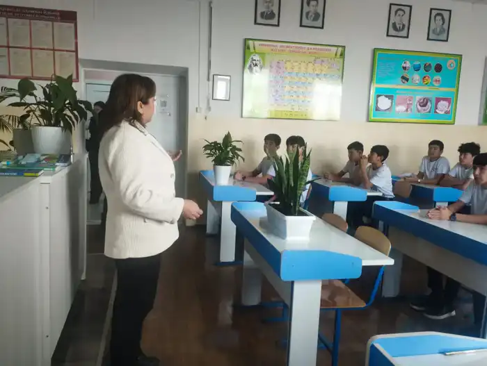 Шымкент: молодежь за чистоту и экологию {city2}