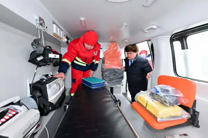 Станция скорой медицинской помощи города Семей получила новые санитарные автомобили (5)